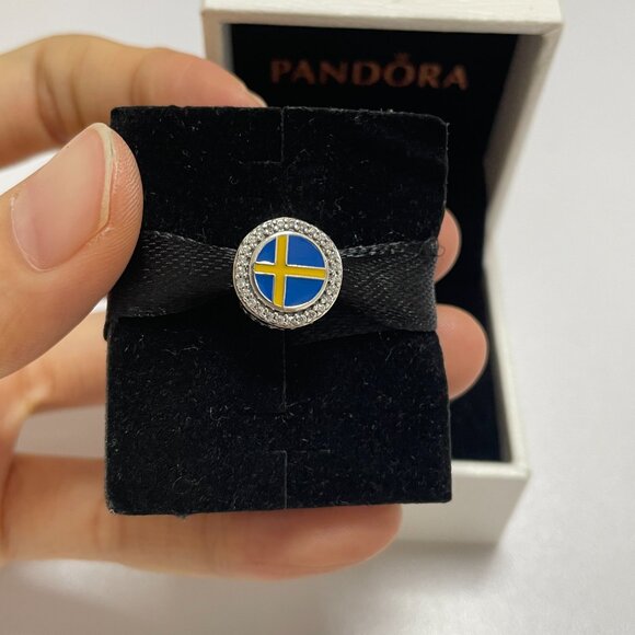 Pandora Sweden Flag Exclusive Charm Bead - Picture 1 of 5